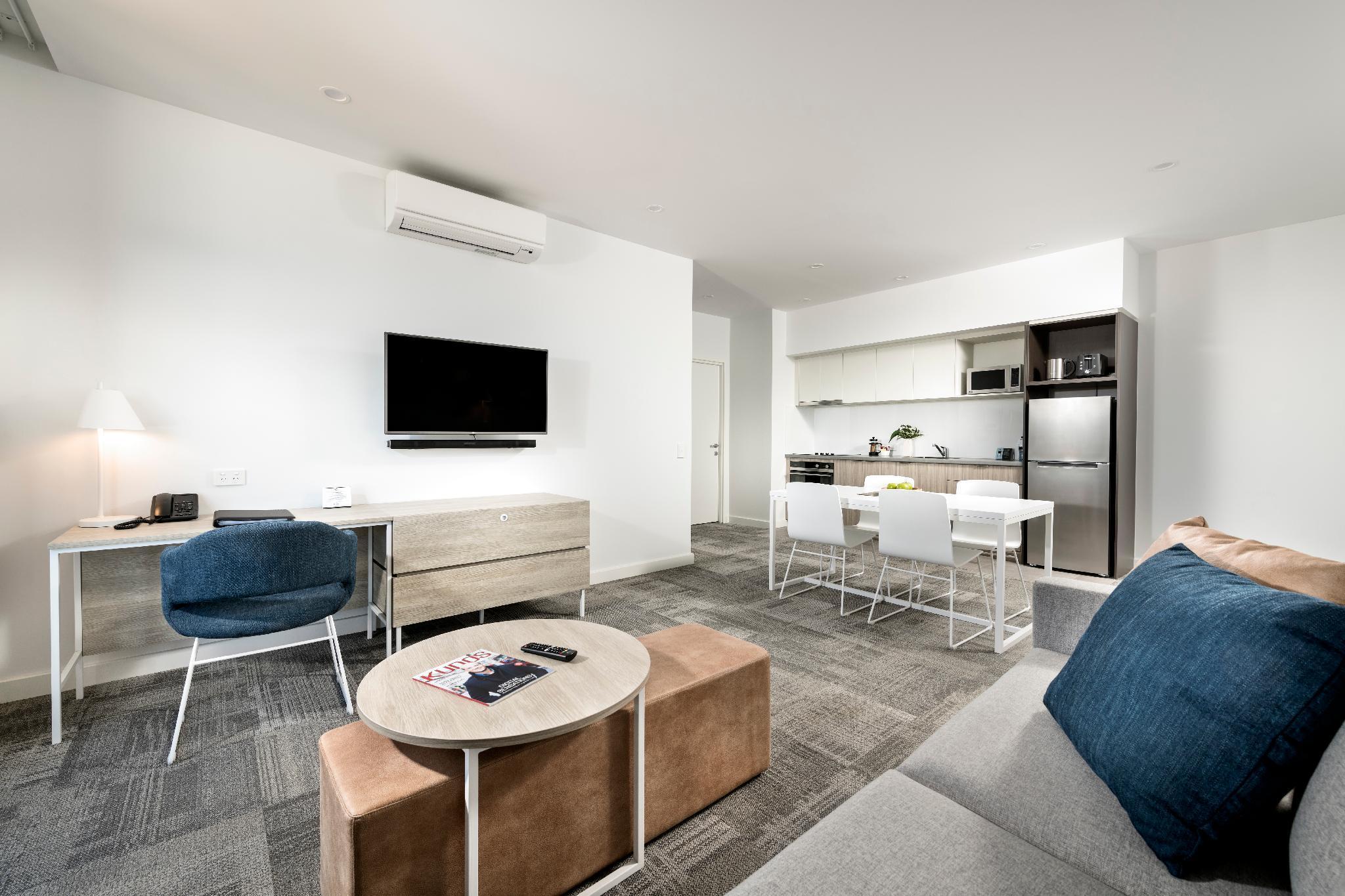 Quest Midland Aparthotel Bagian luar foto